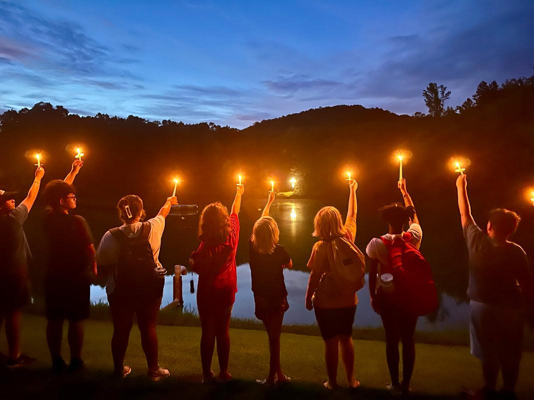 summer-day-camp-evening-lake-activity image Camp Photo 3